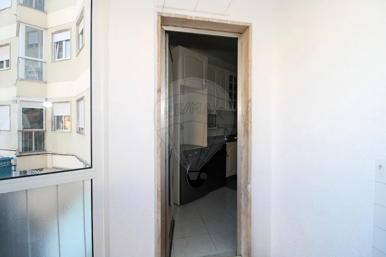 Apartamento T4 para Arrendamento em Póvoa de Santo Adrião e Olival Basto Foto 26