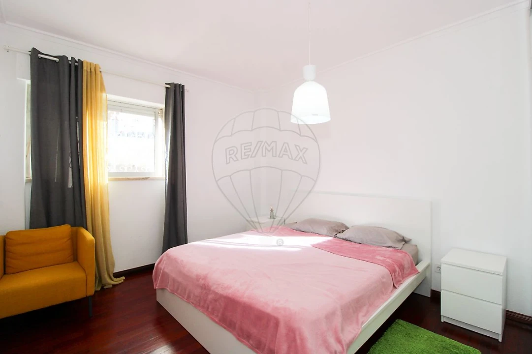 Apartamento T4 para Arrendamento em Póvoa de Santo Adrião e Olival Basto Foto 16