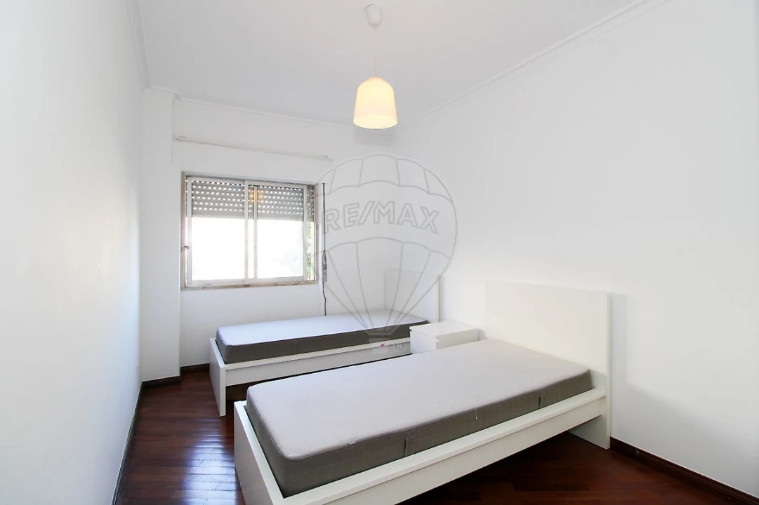 Apartamento T4 para Arrendamento em Póvoa de Santo Adrião e Olival Basto Foto 9