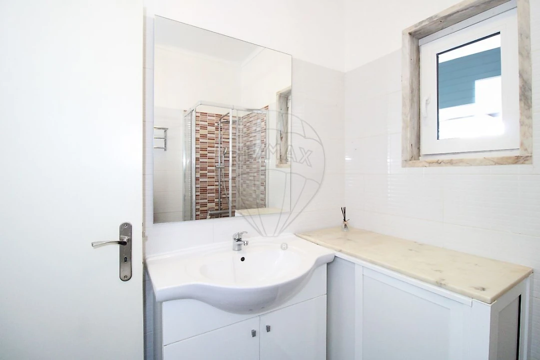 Apartamento T4 para Arrendamento em Póvoa de Santo Adrião e Olival Basto Foto 12