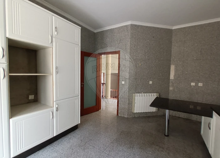 Moradia T4 para Venda em Valongo Foto 16