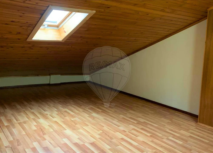 Moradia T4 para Venda em Valongo Foto 12