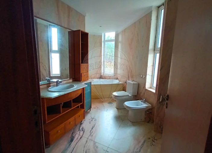 Moradia T4 para Venda em Valongo Foto 10