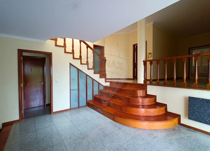 Moradia T4 para Venda em Valongo Foto 4