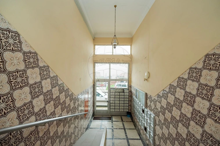 Apartamento T3 para Venda em Santa Iria de Azoia, São João da Talha e Bobadela Foto 23