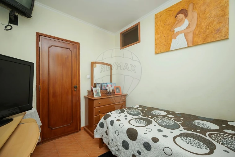 Apartamento T3 para Venda em Santa Iria de Azoia, São João da Talha e Bobadela Foto 8