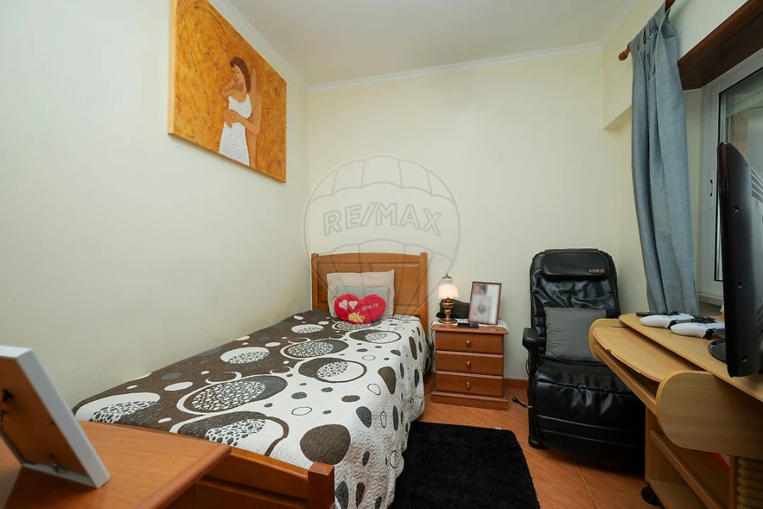 Apartamento T3 para Venda em Santa Iria de Azoia, São João da Talha e Bobadela Foto 4