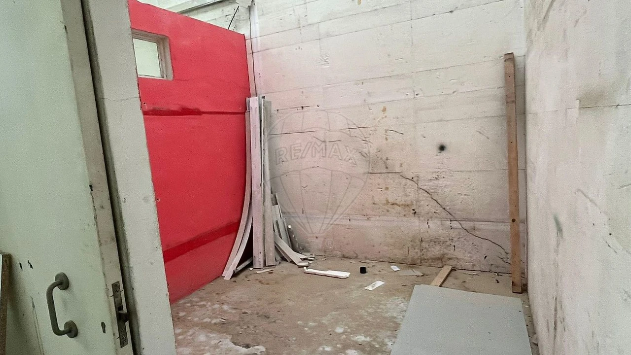 Armazém para Arrendamento em Requeixo, Nossa Senhora de Fátima e Nariz Foto 3