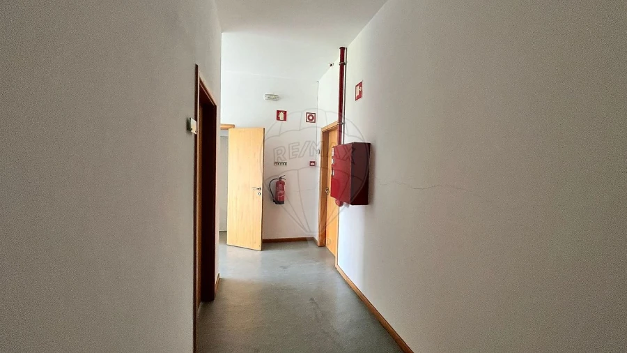 Escritório para Arrendamento em Requeixo, Nossa Senhora de Fátima e Nariz Foto 6