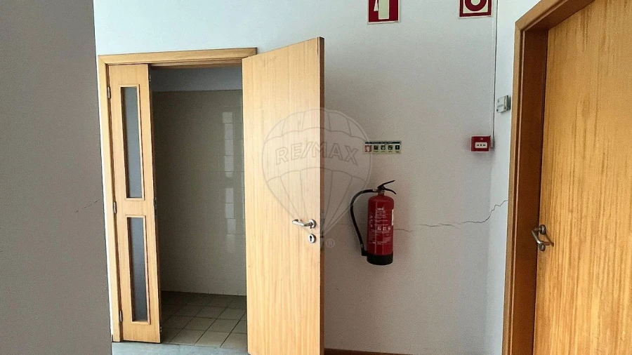 Escritório para Arrendamento em Requeixo, Nossa Senhora de Fátima e Nariz Foto 7
