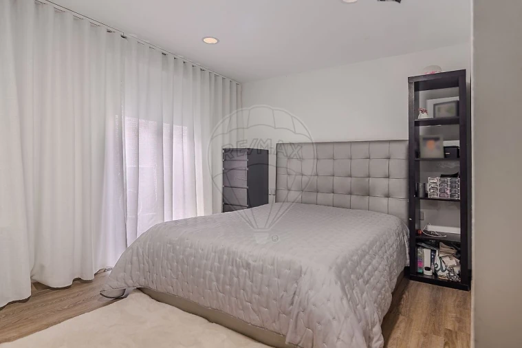 Moradia T4 para Venda em Custóias, Leça do Balio e Guifões Foto 4