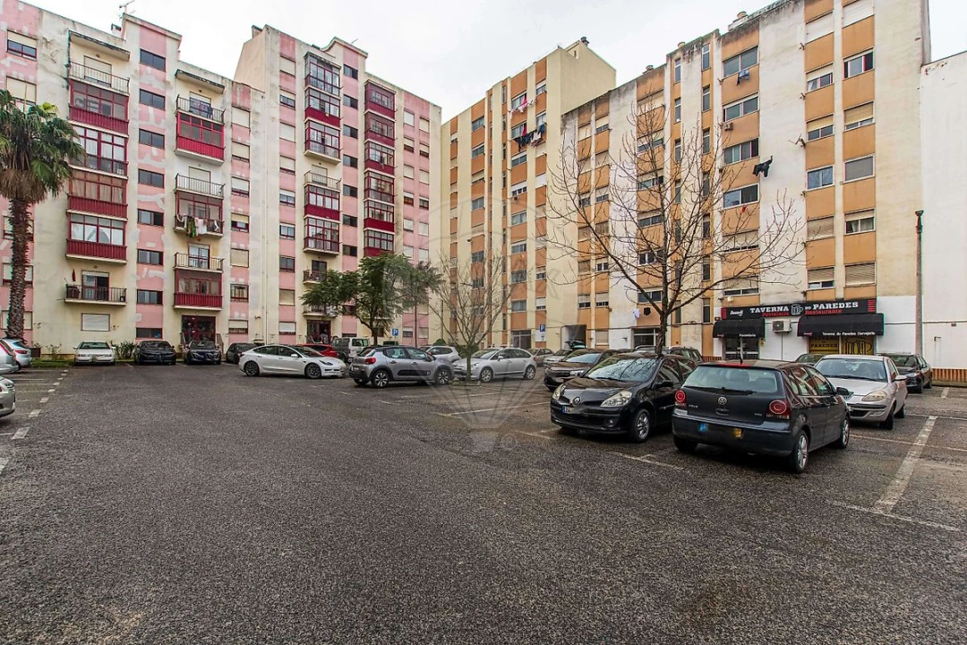 Apartamento T2 para Venda em Carregado e Cadafais Foto 16