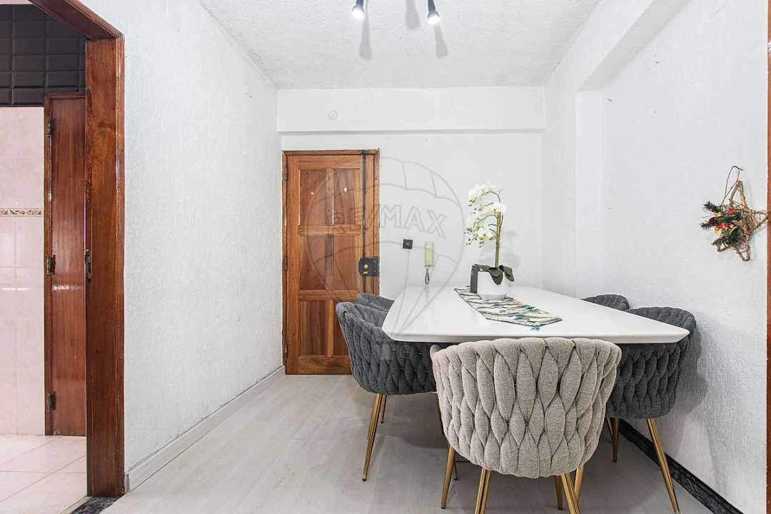 Apartamento T2 para Venda em Carregado e Cadafais Foto 1