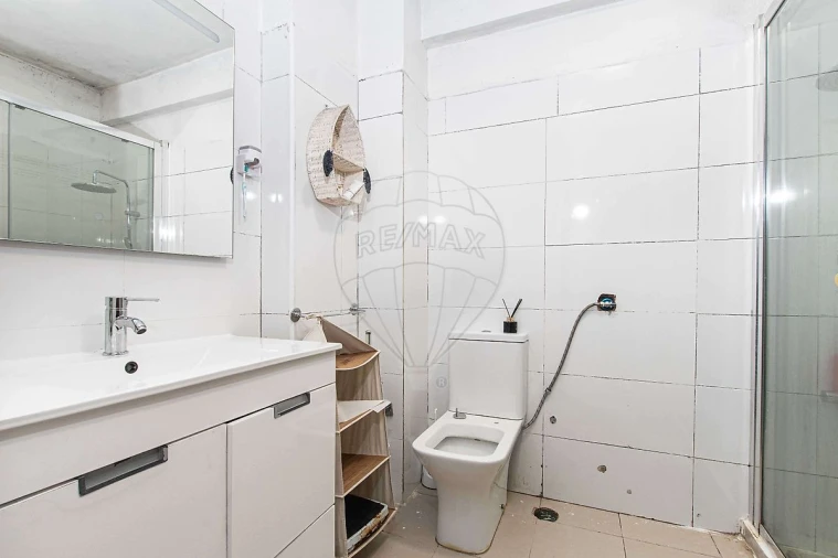 Apartamento T2 para Venda em Carregado e Cadafais Foto 10