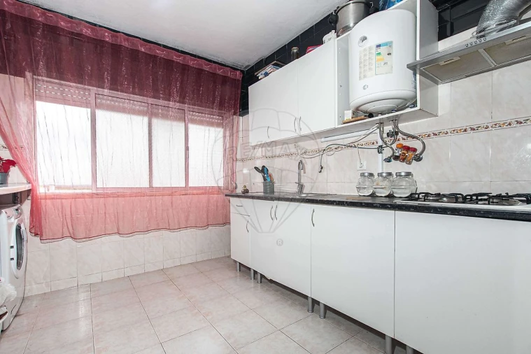Apartamento T2 para Venda em Carregado e Cadafais Foto 12