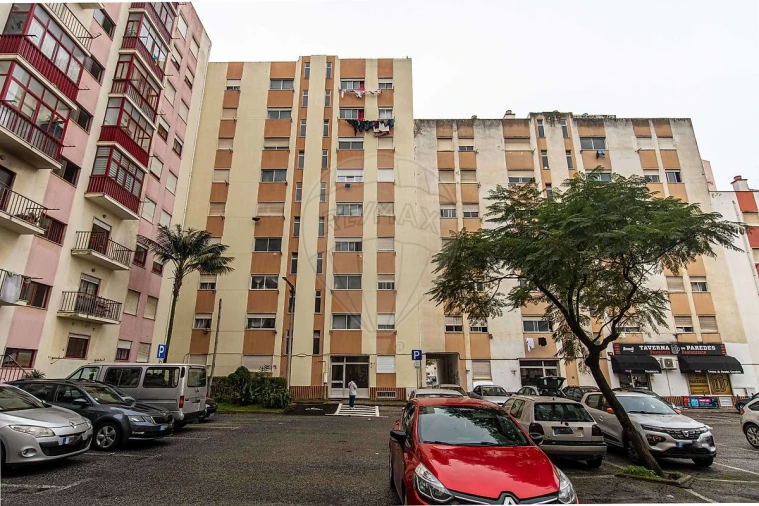 Apartamento T2 para Venda em Carregado e Cadafais Foto 15