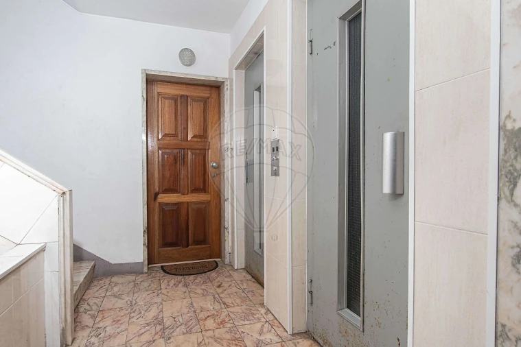 Apartamento T2 para Venda em Carregado e Cadafais Foto 14