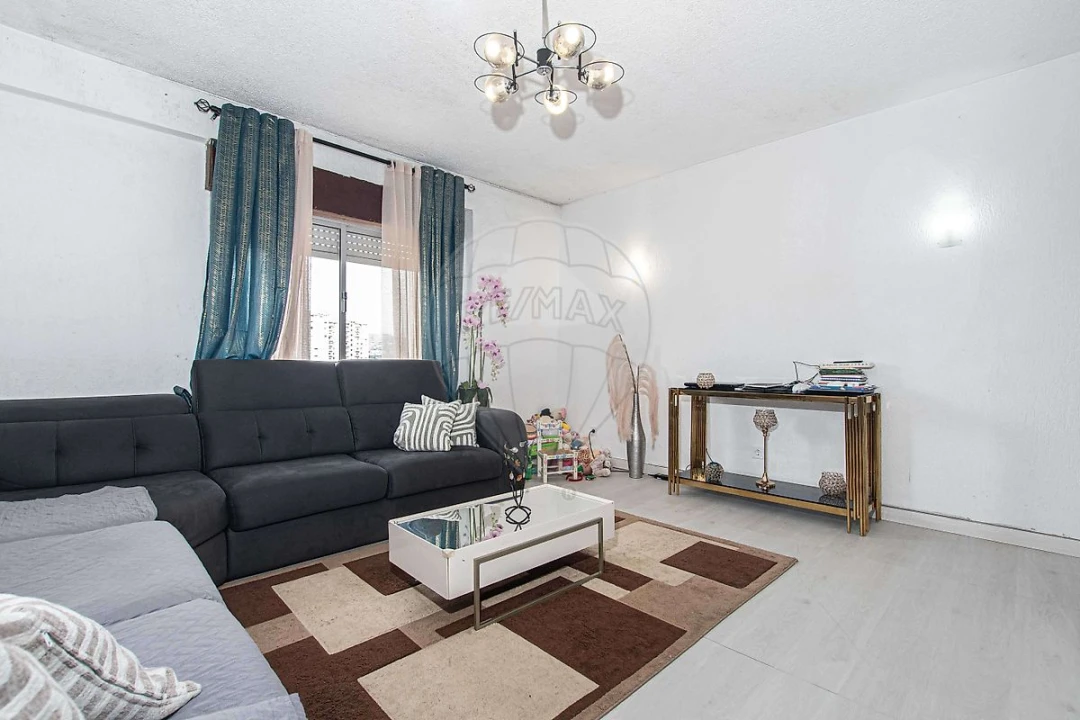 Apartamento T2 para Venda em Carregado e Cadafais Foto 5