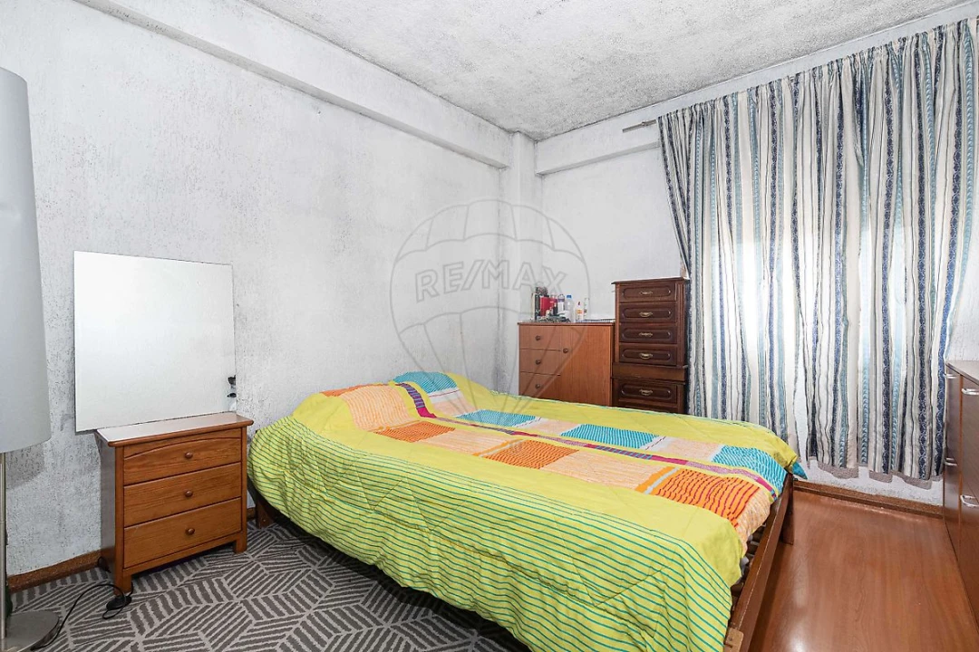 Apartamento T2 para Venda em Carregado e Cadafais Foto 9