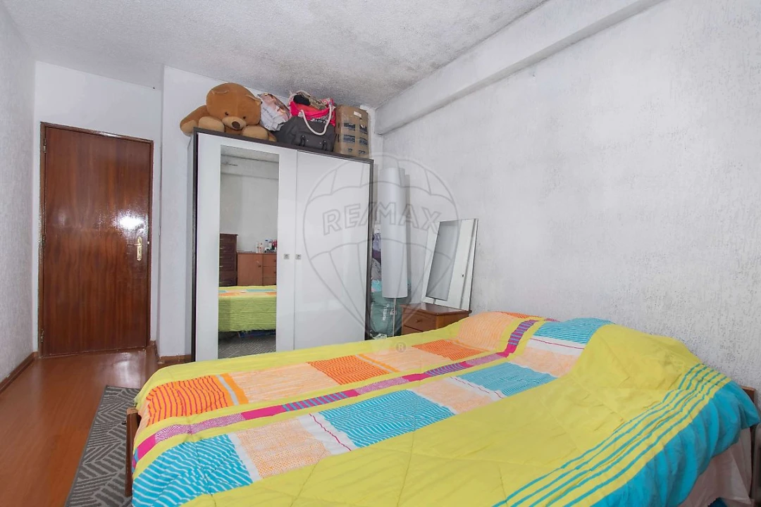 Apartamento T2 para Venda em Carregado e Cadafais Foto 8