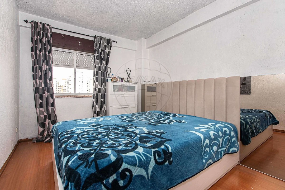 Apartamento T2 para Venda em Carregado e Cadafais Foto 6