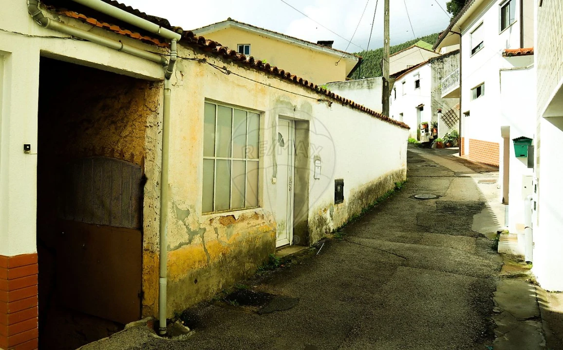 Moradia T3 para Venda em Ceira Foto 33