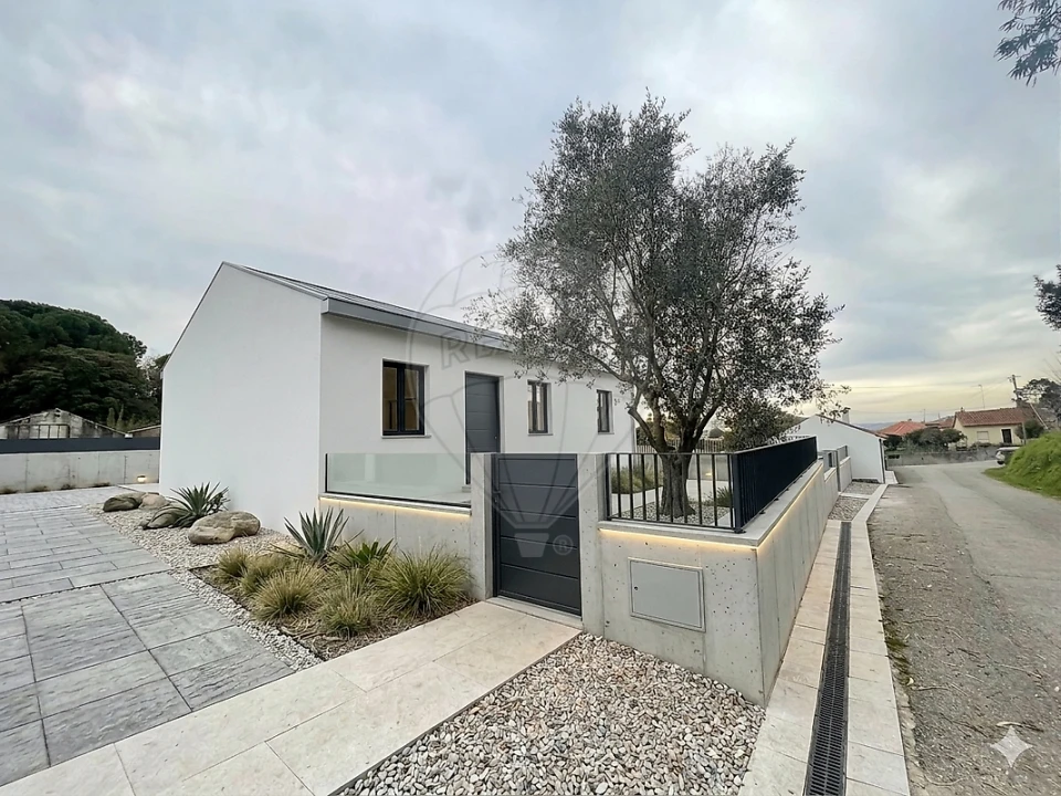 Moradia T2 para Venda em Soure Foto 2