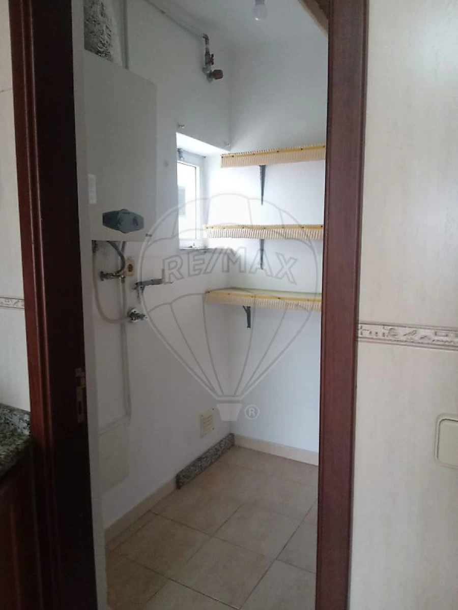 Apartamento T3 para Arrendamento em São Martinho do Bispo e Ribeira de Frades Foto 4