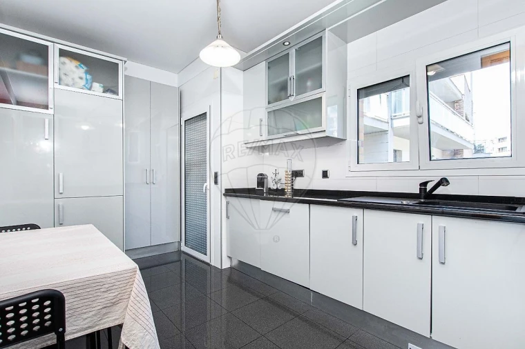 Apartamento T3 para Arrendamento em Odivelas Foto 5