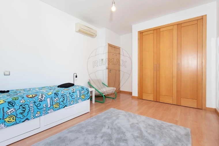 Apartamento T3 para Arrendamento em Odivelas Foto 15