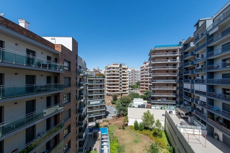 Apartamento T3 para Arrendamento em Odivelas Foto 24