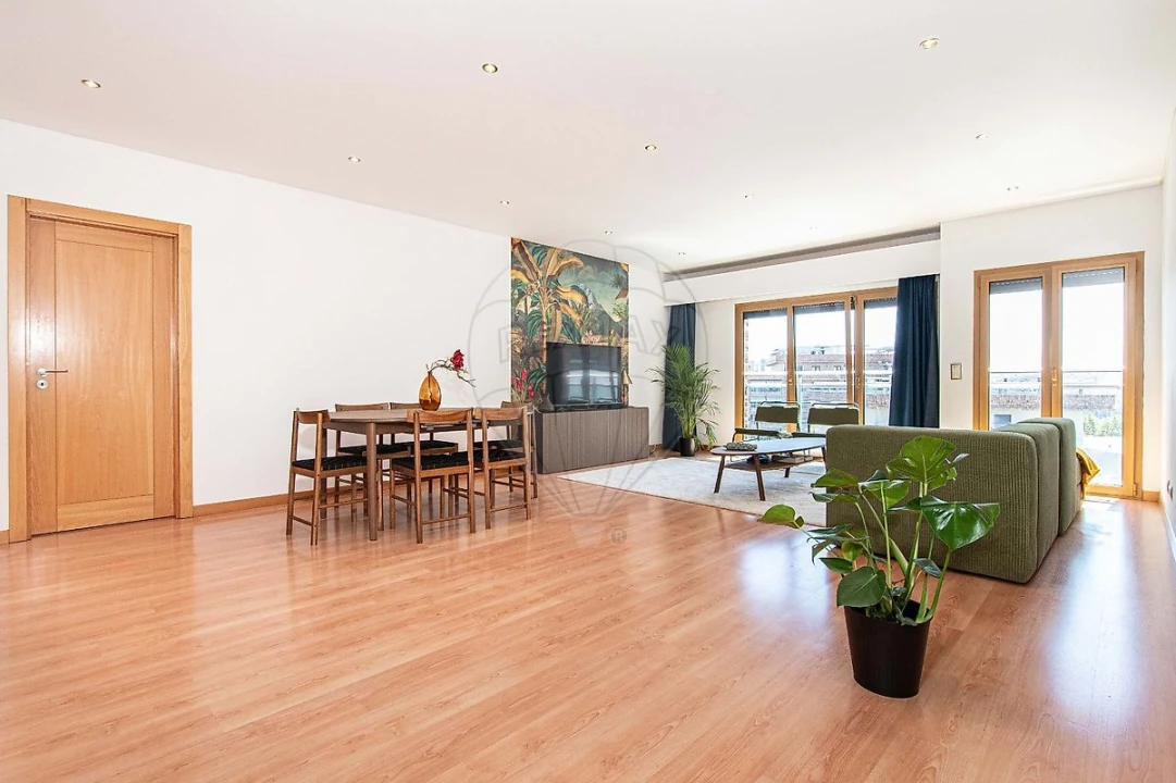 Apartamento T3 para Arrendamento em Odivelas Foto 17