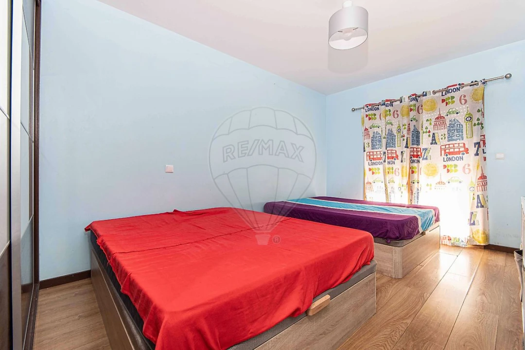 Apartamento T2 para Venda em Póvoa de Santo Adrião e Olival Basto Foto 3