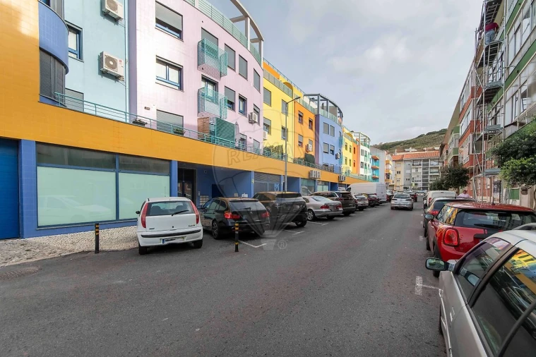 Apartamento T2 para Venda em Póvoa de Santo Adrião e Olival Basto Foto 2