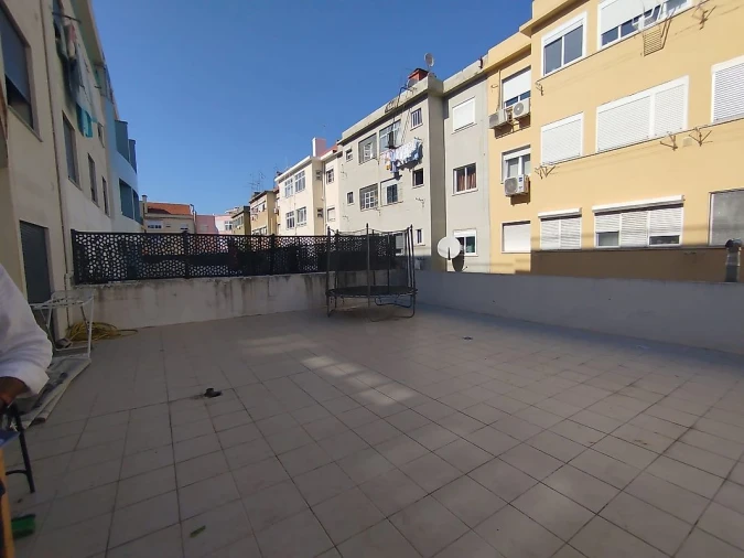 Apartamento T2 para Venda em Póvoa de Santo Adrião e Olival Basto Foto 36