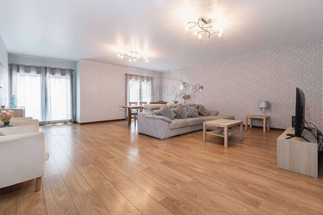 Apartamento T2 para Venda em Póvoa de Santo Adrião e Olival Basto Foto 20