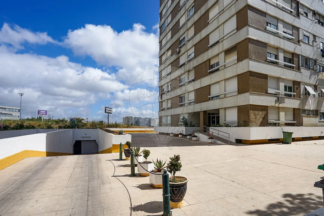 Apartamento T3 para Venda em Moscavide e Portela Foto 34