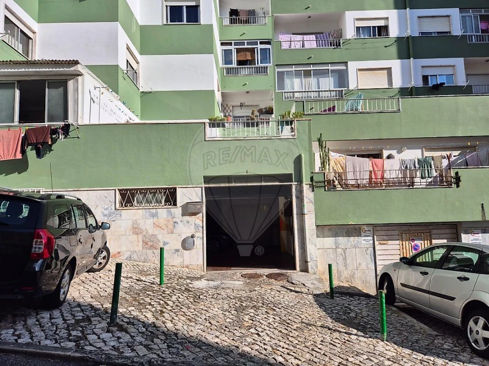 Garagem para Venda em Agualva e Mira-Sintra Foto 1