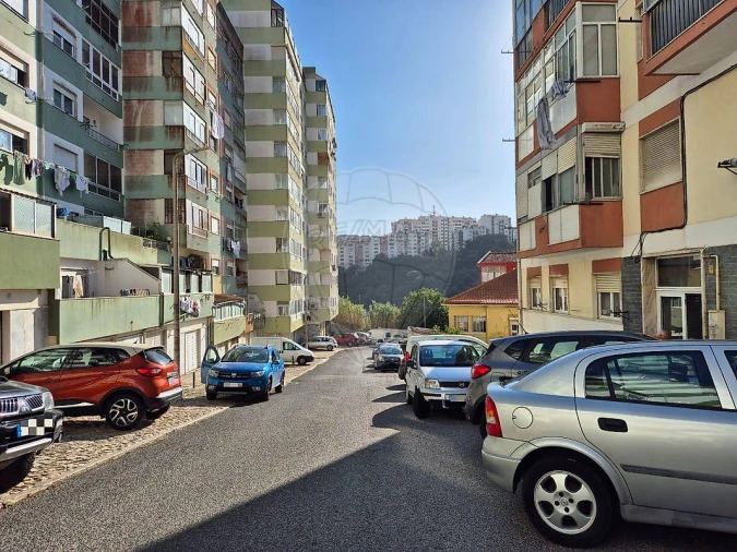 Garagem para Venda em Agualva e Mira-Sintra Foto 3