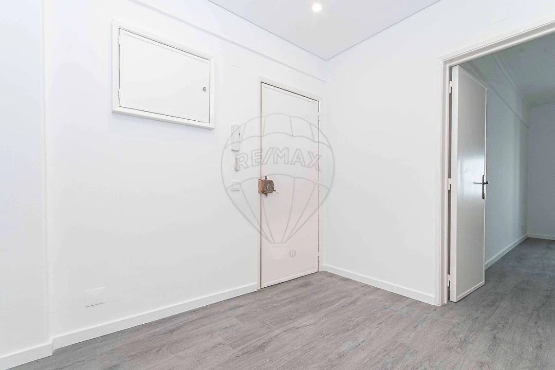 Apartamento T2 para Arrendamento em Agualva e Mira-Sintra Foto 4