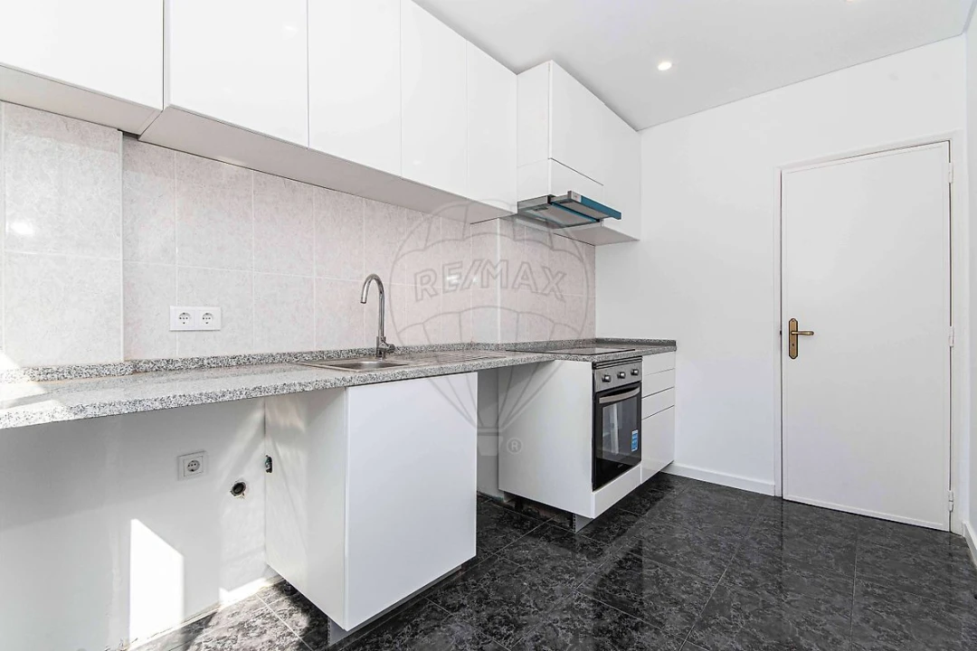Apartamento T2 para Arrendamento em Agualva e Mira-Sintra Foto 1