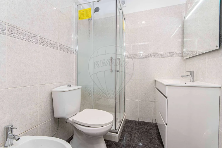 Apartamento T2 para Arrendamento em Agualva e Mira-Sintra Foto 6