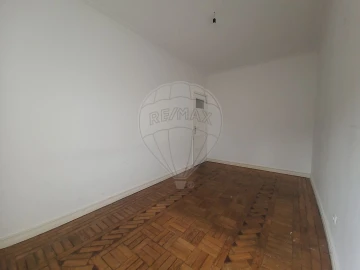 Apartamento T2 para Venda em Queluz e Belas