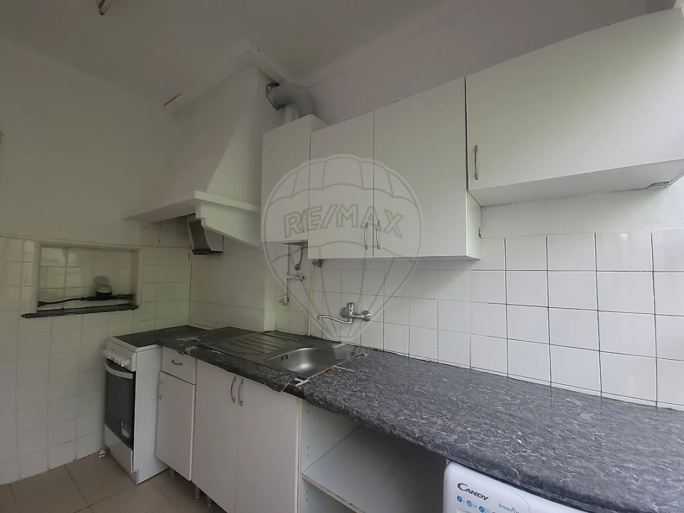 Apartamento T2 para Venda em Queluz e Belas Foto 14