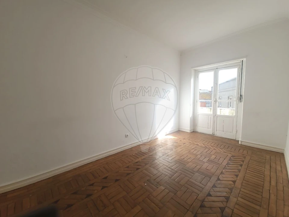 Apartamento T2 para Venda em Queluz e Belas Foto 8