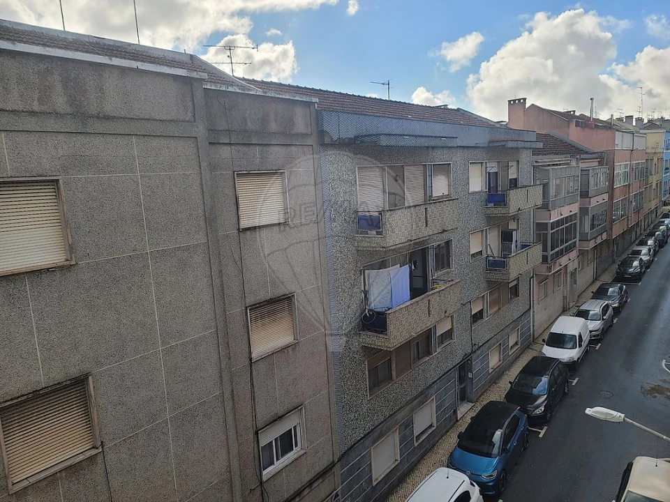 Apartamento T2 para Venda em Queluz e Belas Foto 7