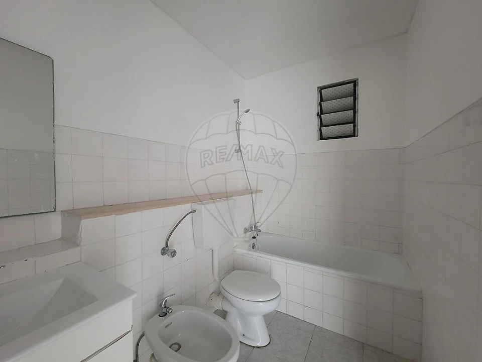 Apartamento T2 para Venda em Massamá e Monte Abraão Foto 2