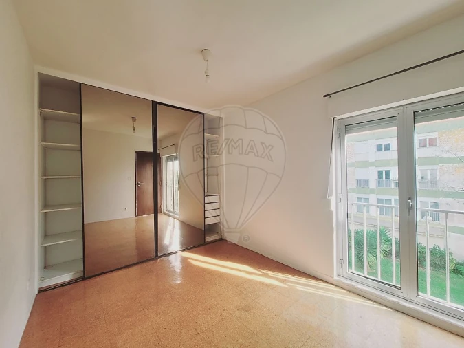 Apartamento T2 para Venda em Massamá e Monte Abraão Foto 9