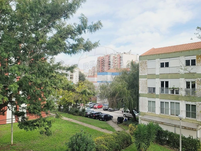 Apartamento T2 para Venda em Massamá e Monte Abraão Foto 14