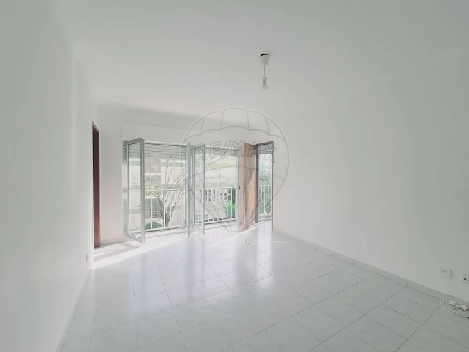 Apartamento T2 para Venda em Massamá e Monte Abraão Foto 18